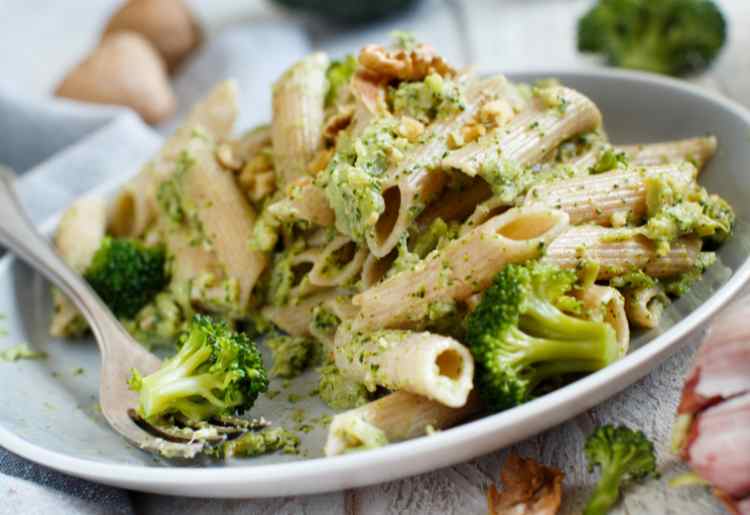Pasta Integrale con Crema di Broccoli e Noci